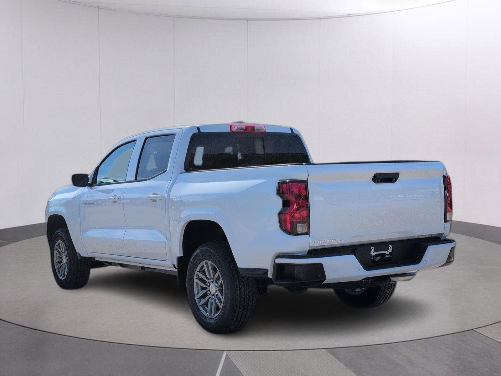 New 2026 Summit White Chevrolet LT image 3