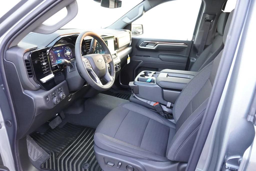 New 2026 Sterling Gray Metallic Chevrolet LT (2FL) image 9