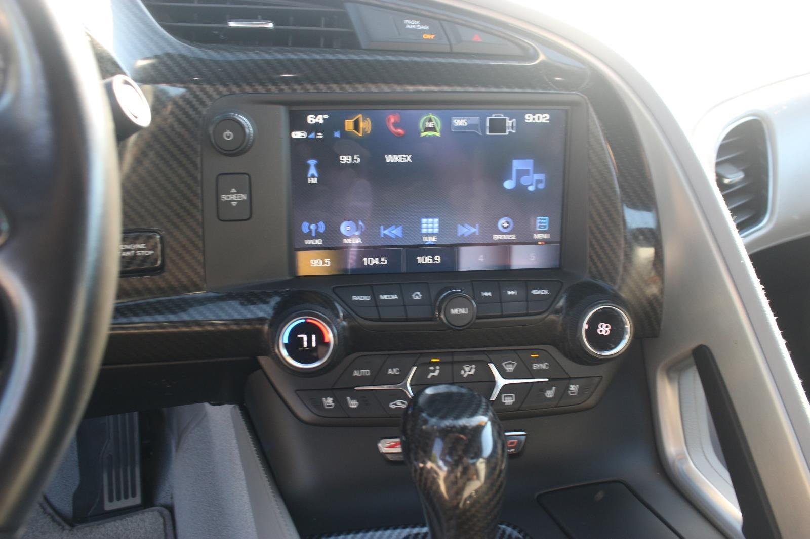 Used 2019 BLADE SILVER METALLIC Chevrolet Z06 2LZ image 24