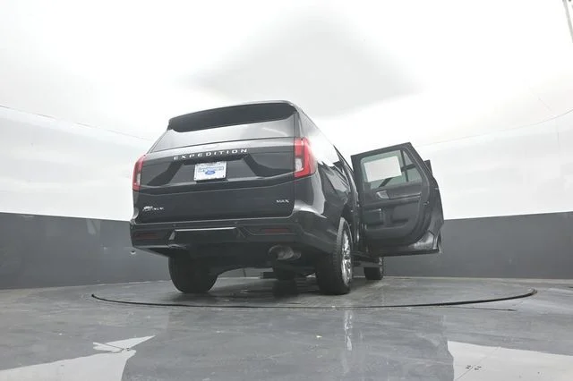 New 2027 Dark Matter Gray Metallic Ford MAX Platinum image 46