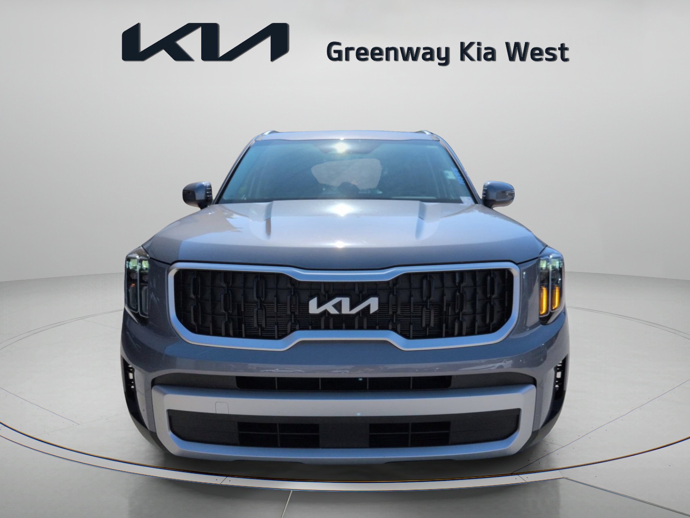 Certified Used 2025 Everlasting Silver Kia EX image 3
