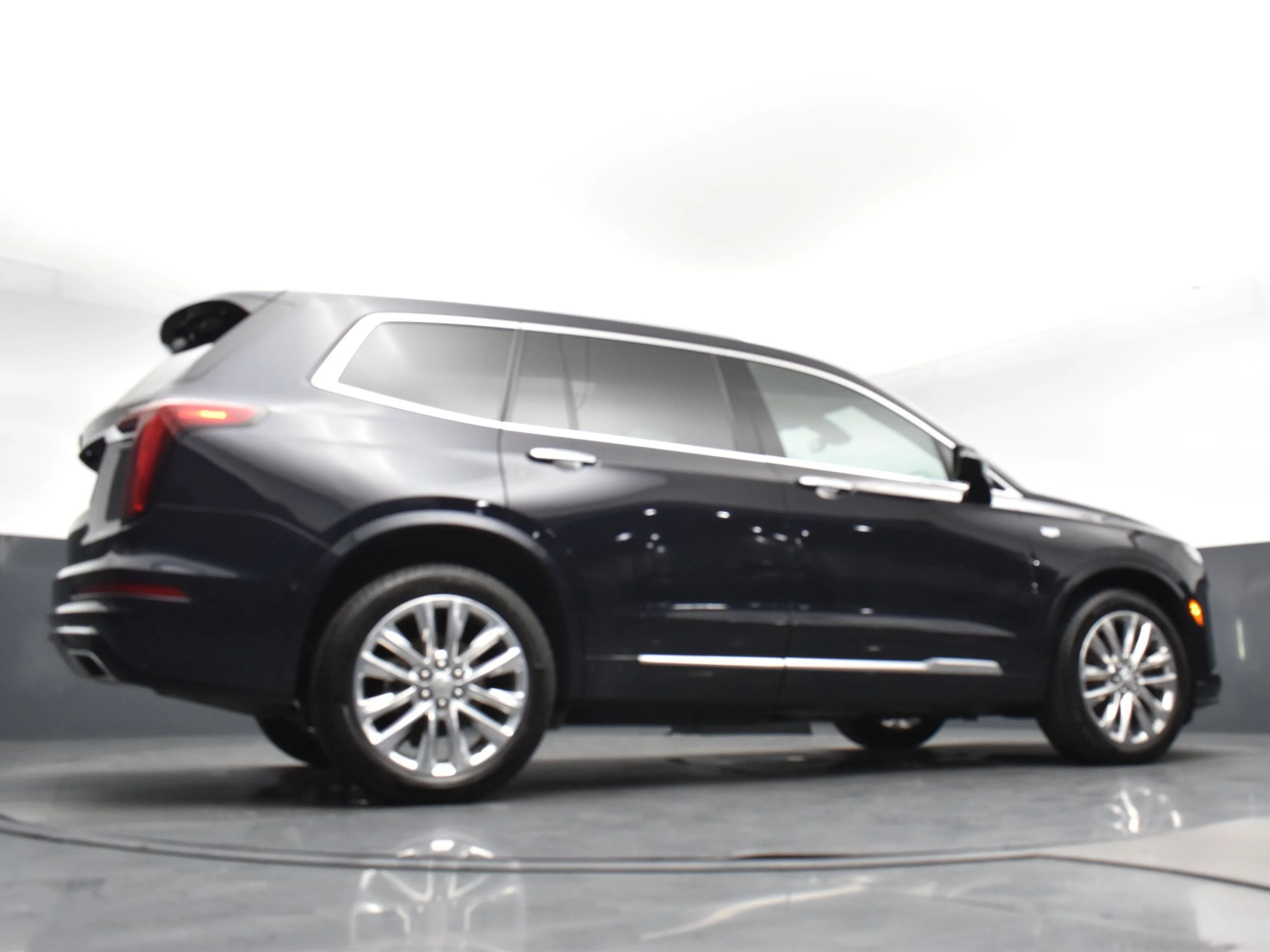 Used 2021 Dark Moon Blue Metallic Cadillac Premium Luxury image 27