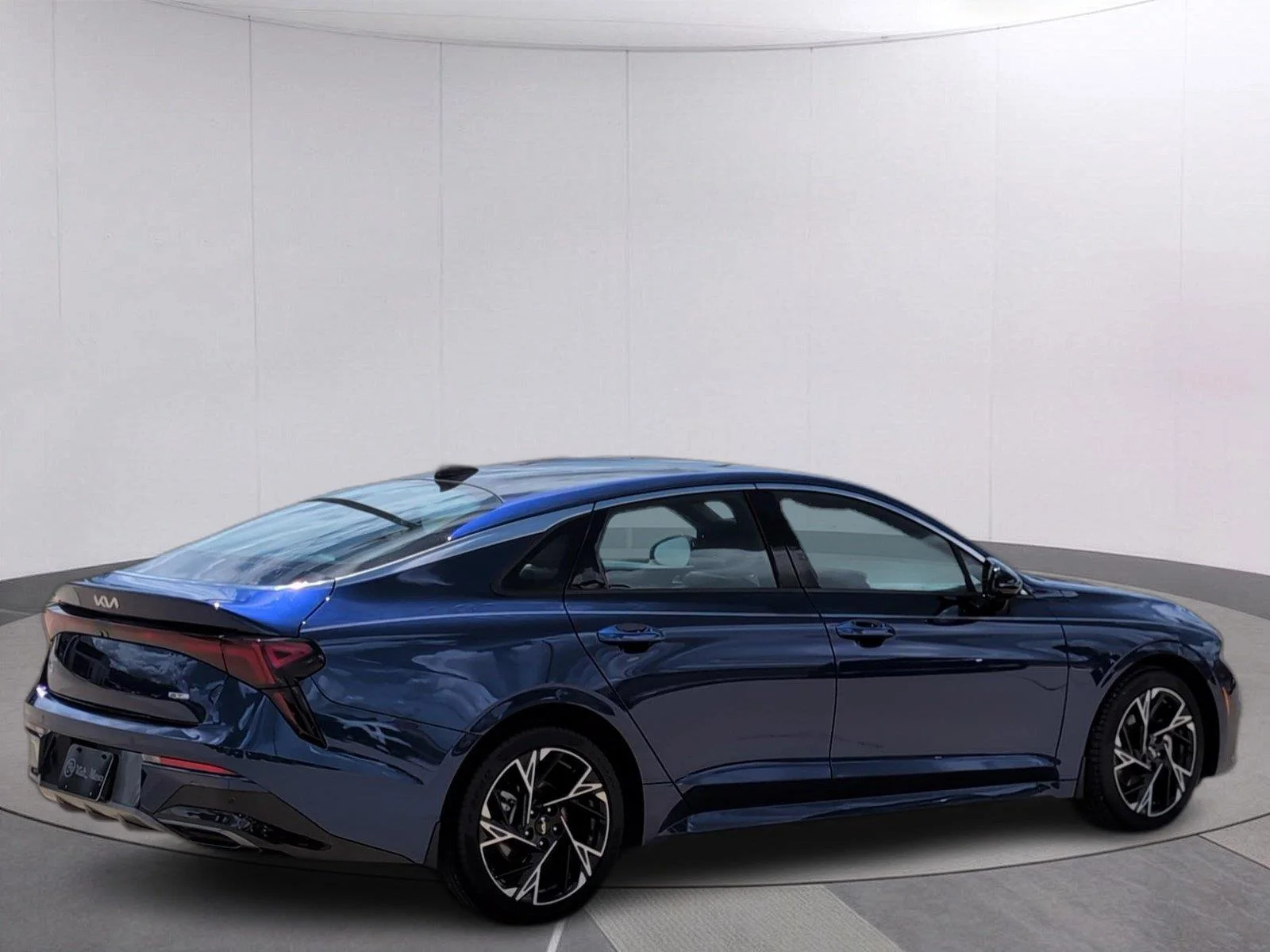 Used 2025 Yacht Blue Kia GT-Line image 8