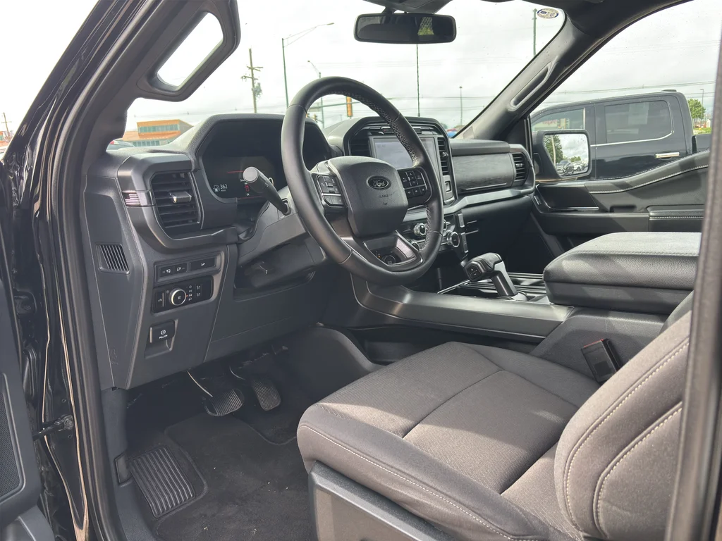 Used 2024 Agate Black Metallic Ford XLT image 10