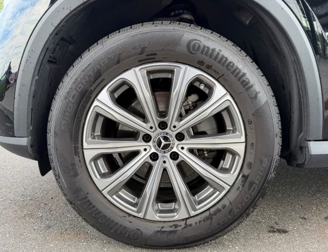 Used 2026 Black Mercedes-Benz GLC 300 image 11