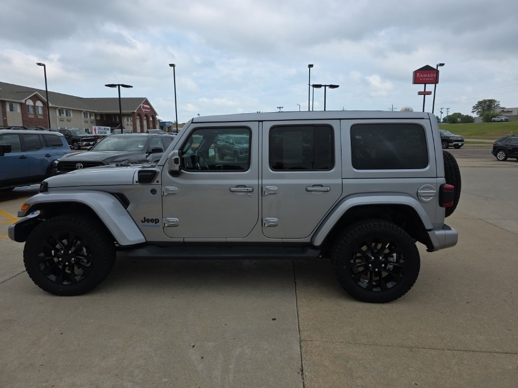 2021 Jeep Wrangler Unlimited Sahara High Altitude 4xe photo 3