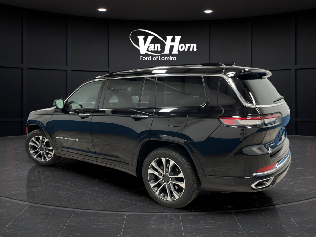 Used 2023 Diamond Black Crystal Pearlcoat Jeep Overland image 5