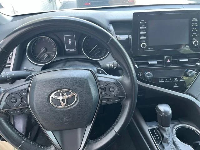 Used 2023 Ice Cap Toyota SE image 4