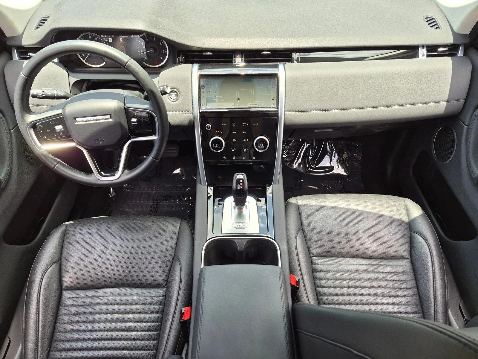 Used 2023 Grey Land Rover S image 18