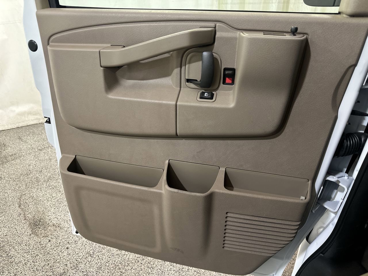 2026 Chevrolet Express Cargo Work Van - Photo 17