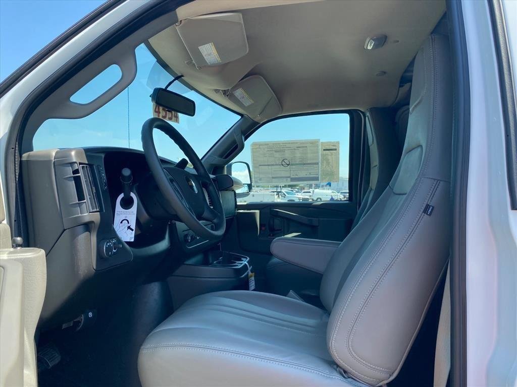 2025 Chevrolet Express Cargo Work Van - Photo 9