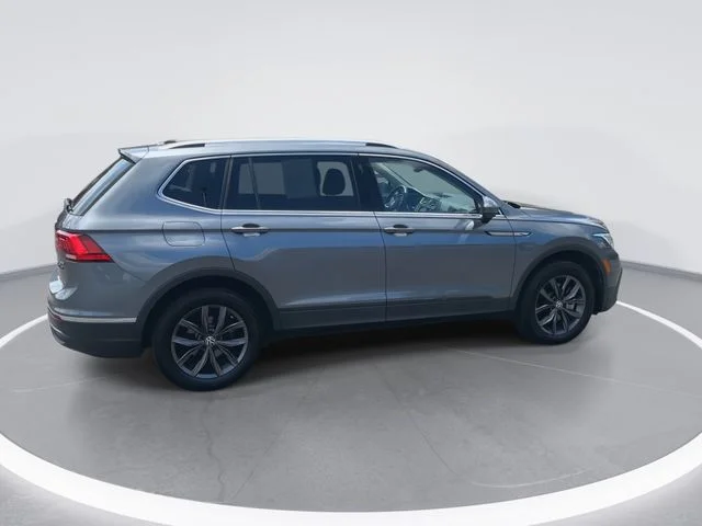 Used 2023 Platinum Gray Metallic Volkswagen 2.0T SE image 10