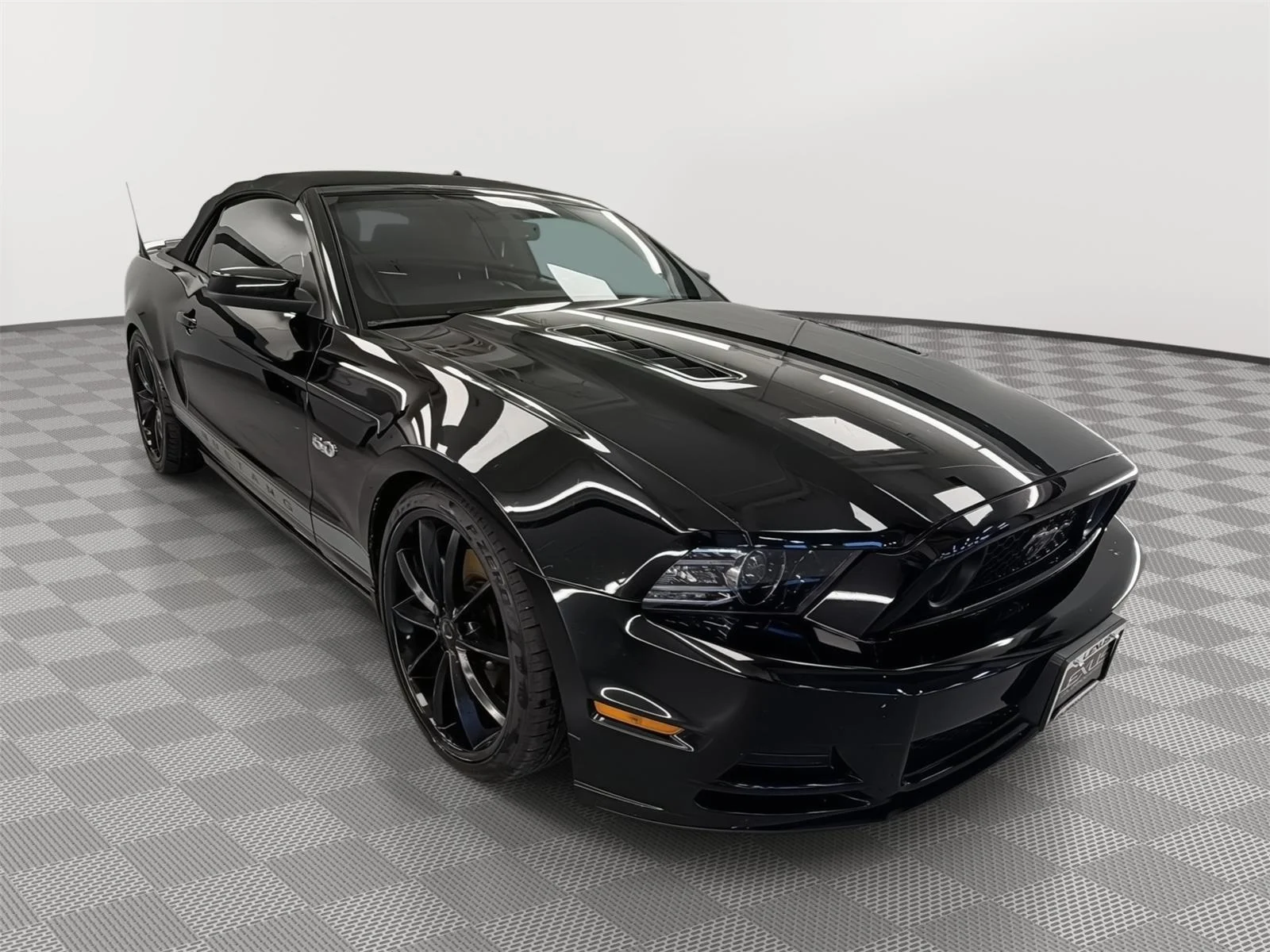 2014 Ford Mustang GT Premium's photo