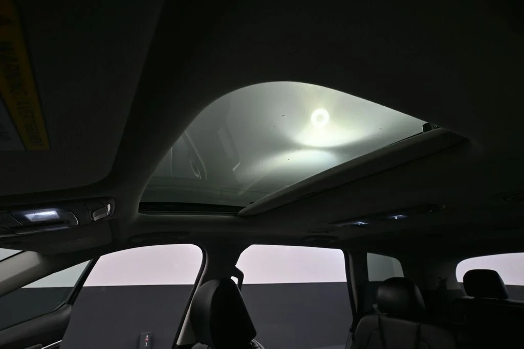 Used 2023 Black Kia EX X-Line image 23