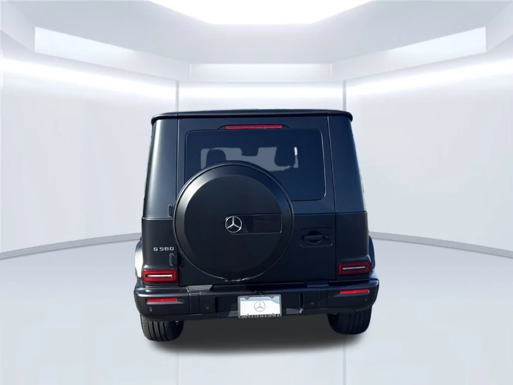 New 2027 MANUFAKTUR Night Black Magno Mercedes-Benz G 580 image 4