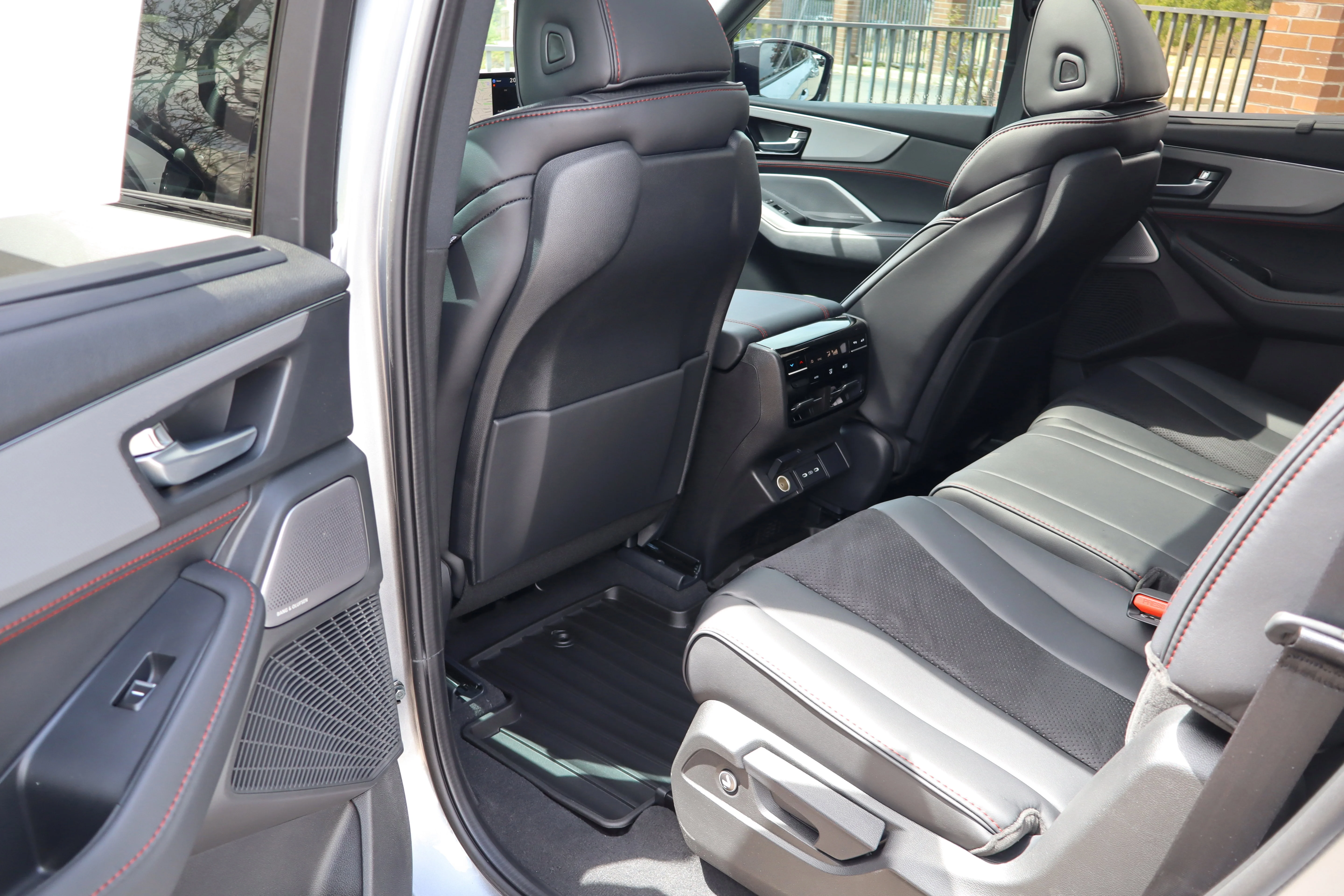 New 2026 Solar Silver Metallic Acura w/A-Spec Package image 27