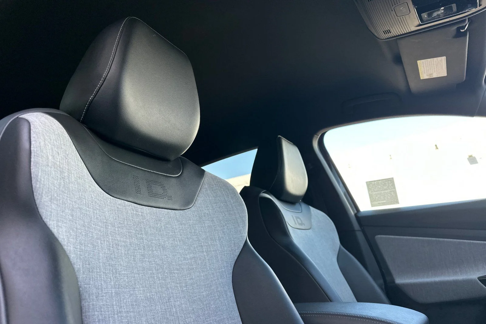 2023 Volkswagen ID.4 PRO - Photo 17