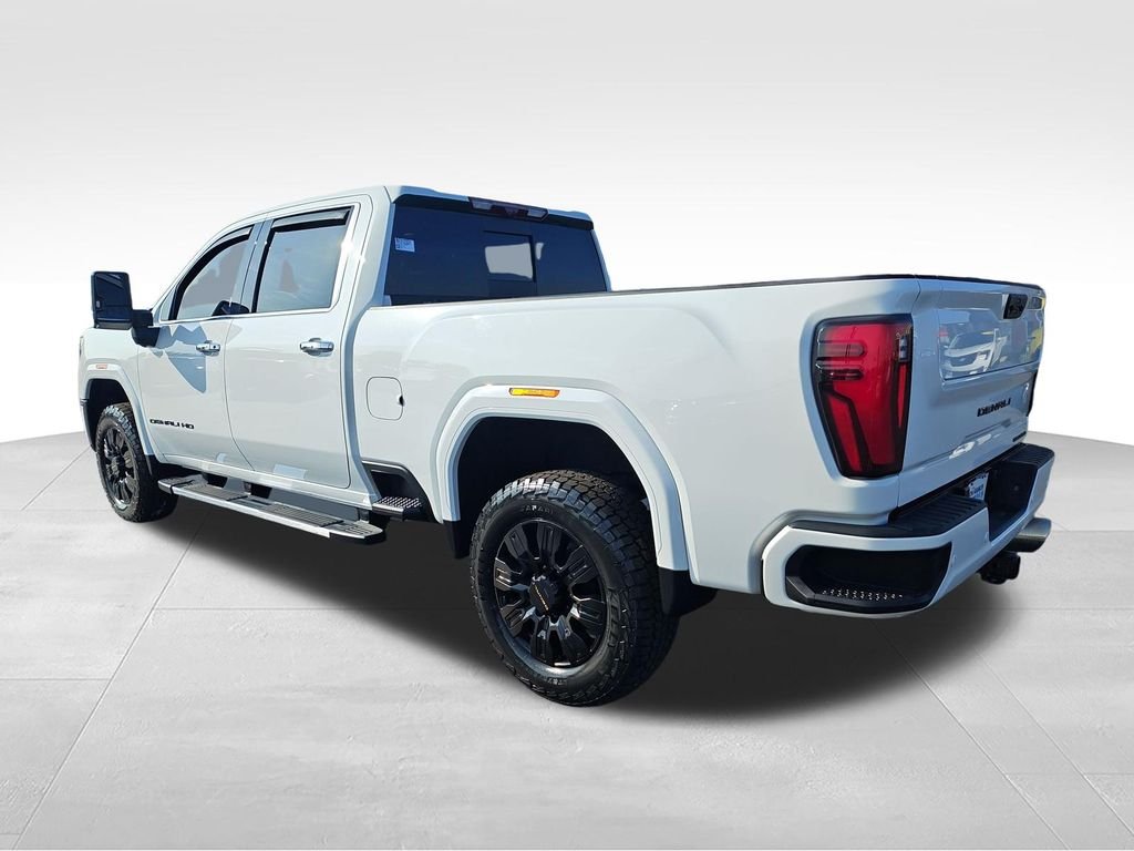 Used 2024 White GMC Denali image 3