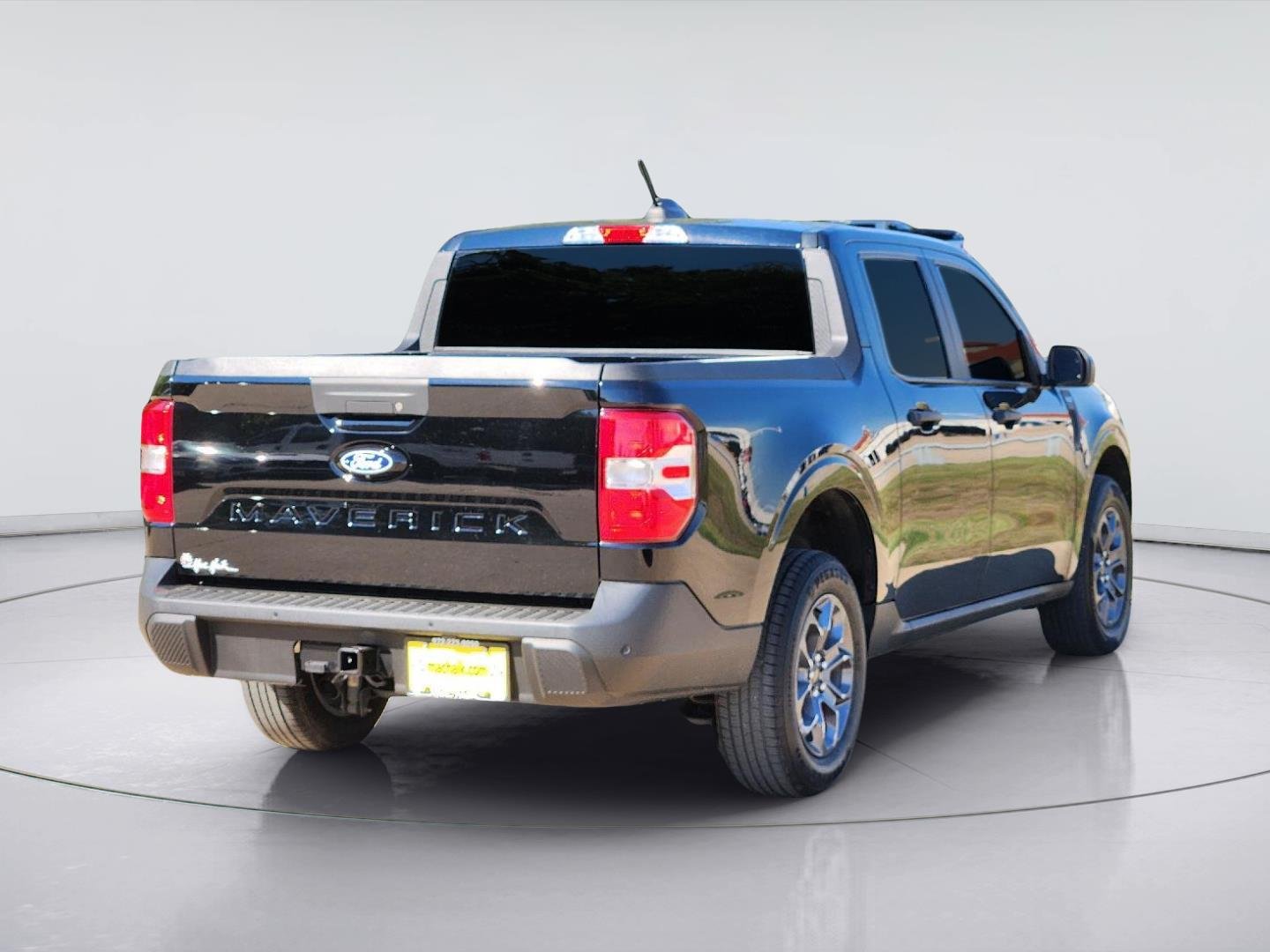 Used 2025 Shadow Black Ford XLT image 6