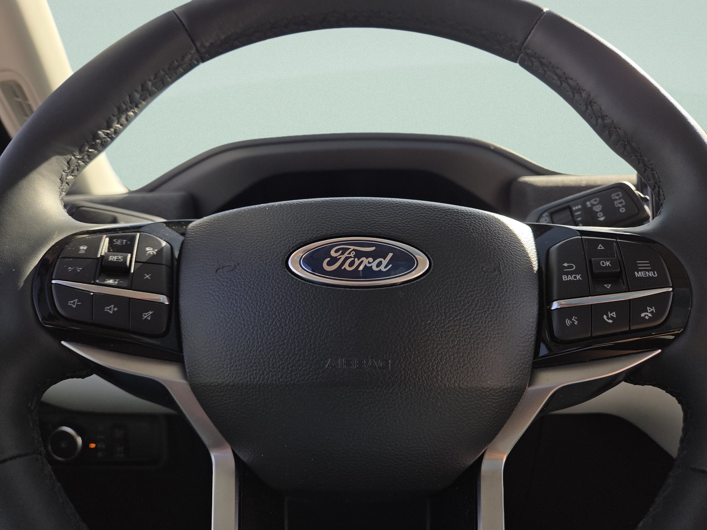 Used 2026 White Metallic Ford Platinum image 39