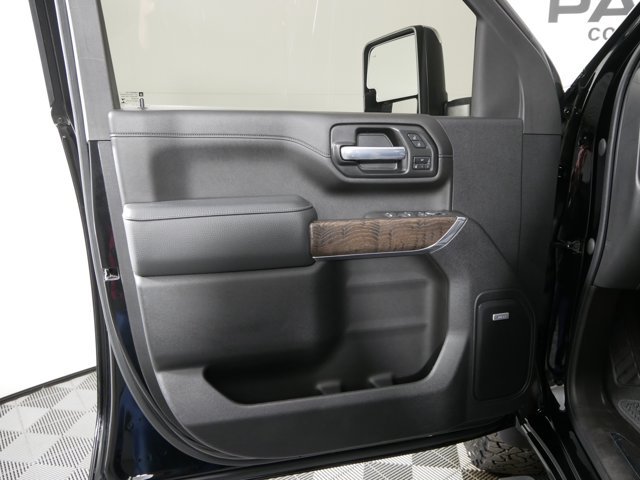 Used 2021 Ebony Twilight Metallic GMC Crew Cab Denali w/ Ultimate Pkg image 8