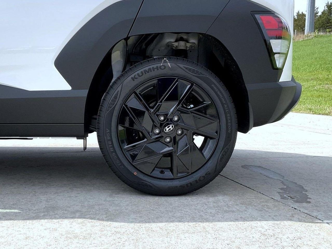 New 2026 White Hyundai SEL Sport image 23