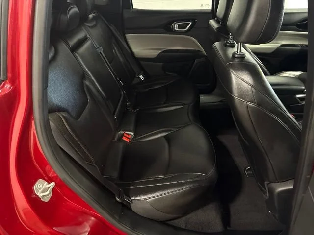 Used 2024  Jeep Limited image 42