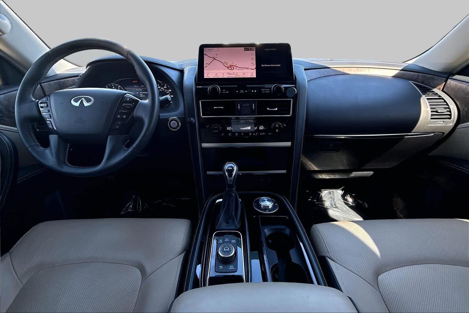 Used 2024 Mineral Black INFINITI PREMIUM SELECT image 16