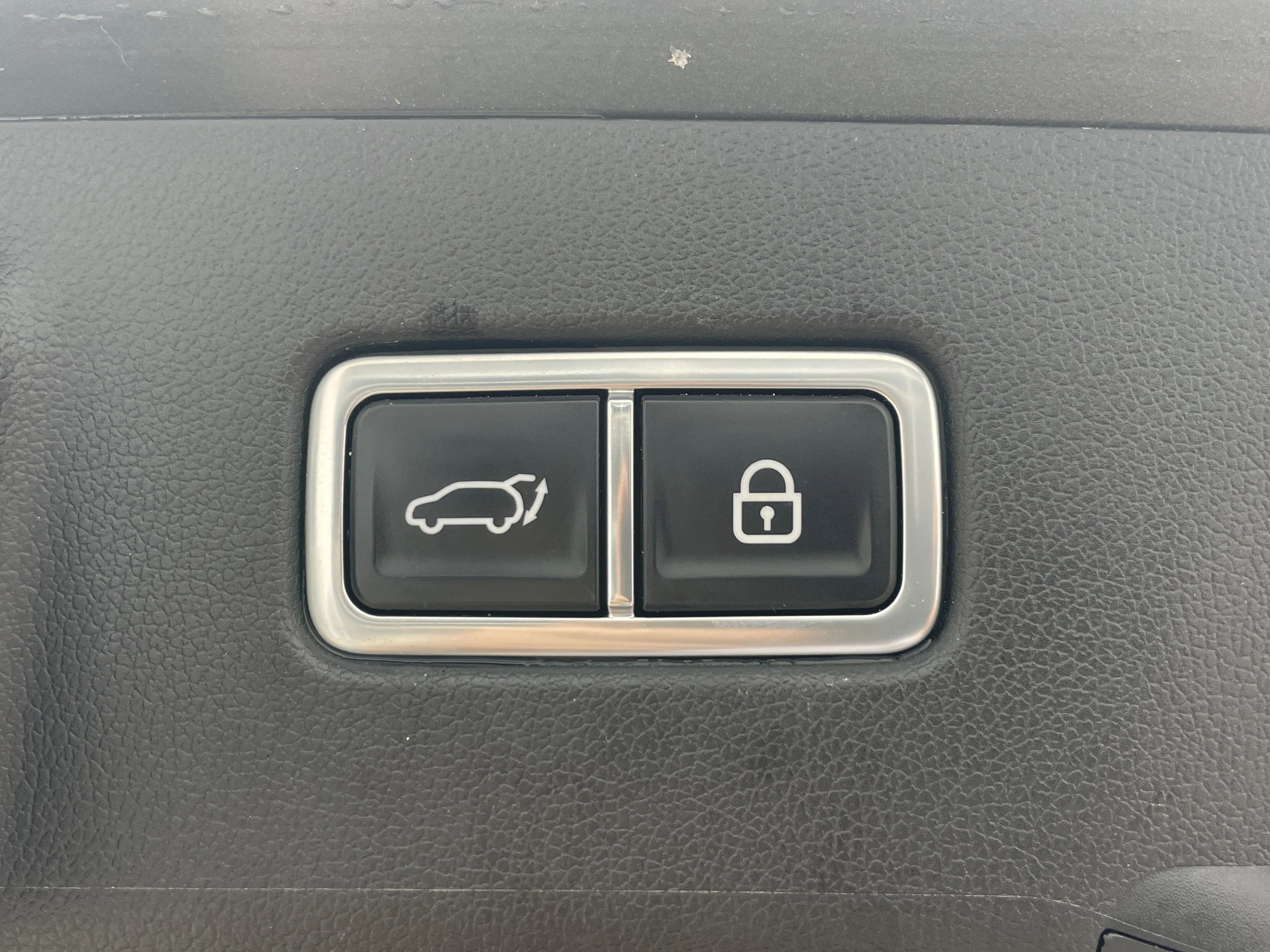 Used 2023 Aruba Green Kia X-Line EX image 8