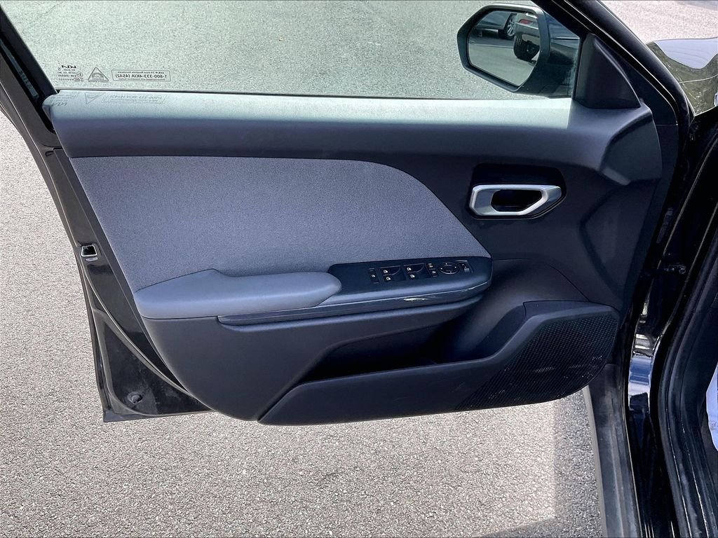 Used 2025 Aurora Black Pearl Kia EX image 9