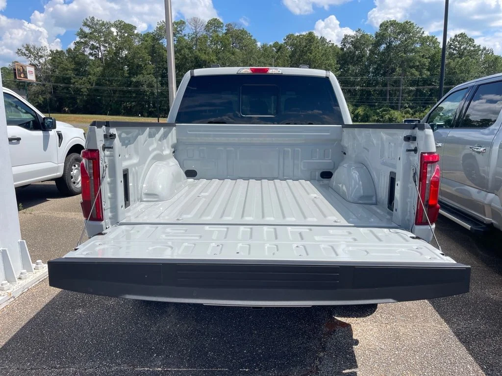 New 2026 Avalanche Ford XLT image 11