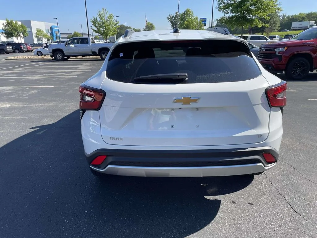 New 2026 Summit White Chevrolet LT image 5