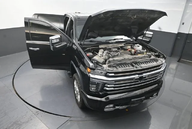 Used 2020 Black Chevrolet High Country image 40