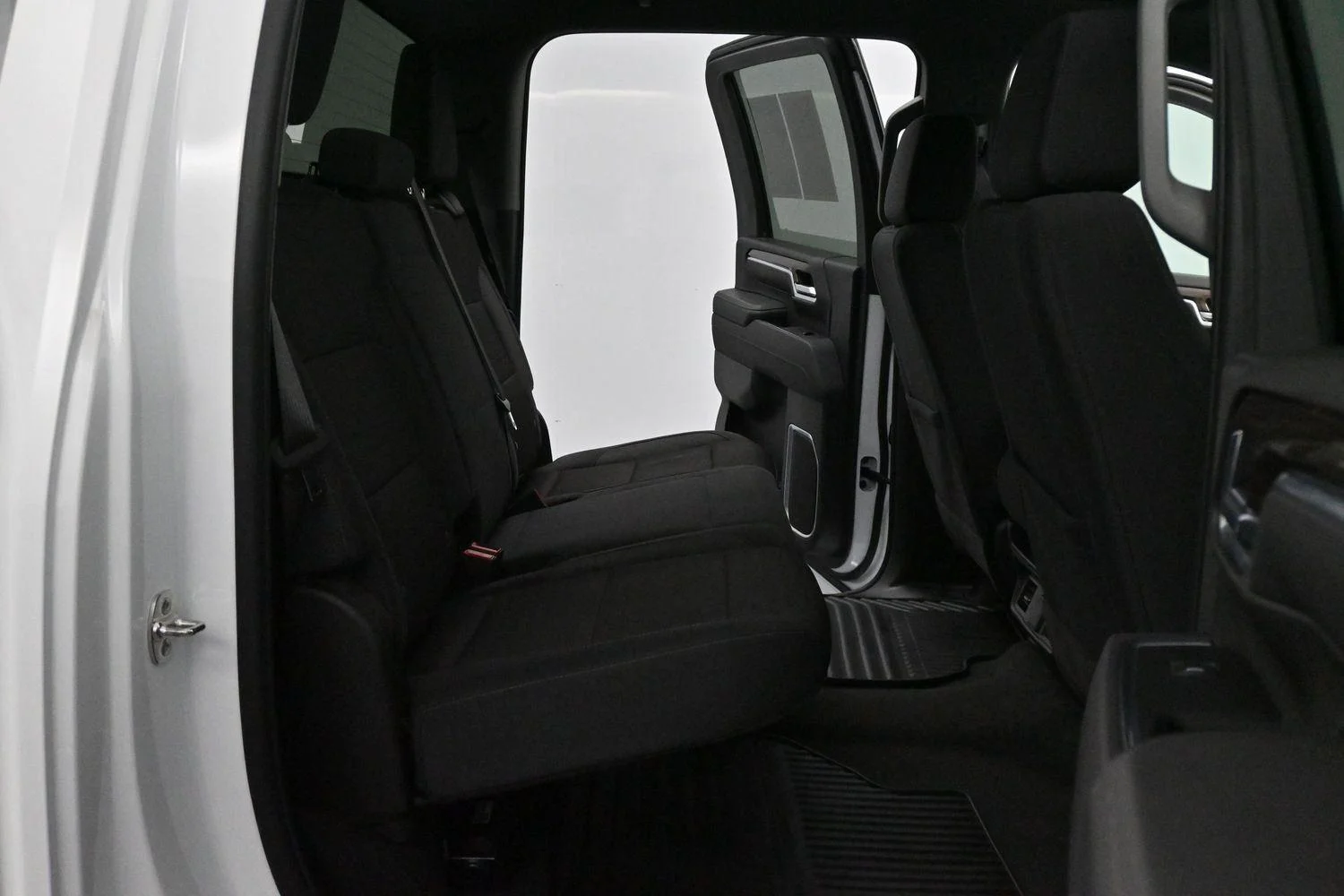 Used 2025 Summit White Chevrolet LT image 31