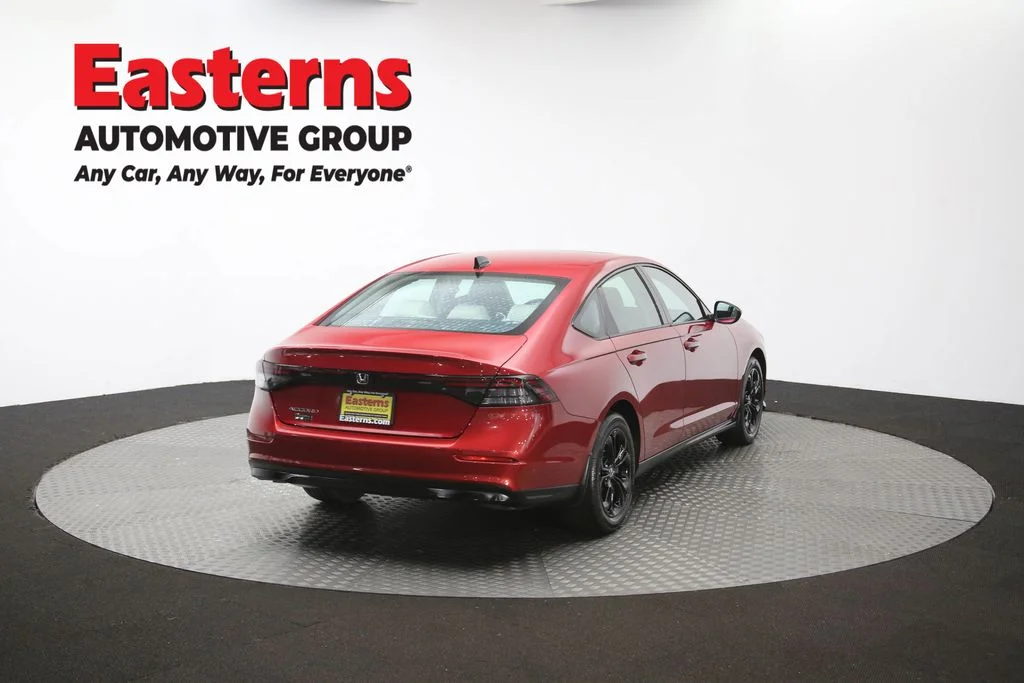 Used 2025 Red Honda SE image 40