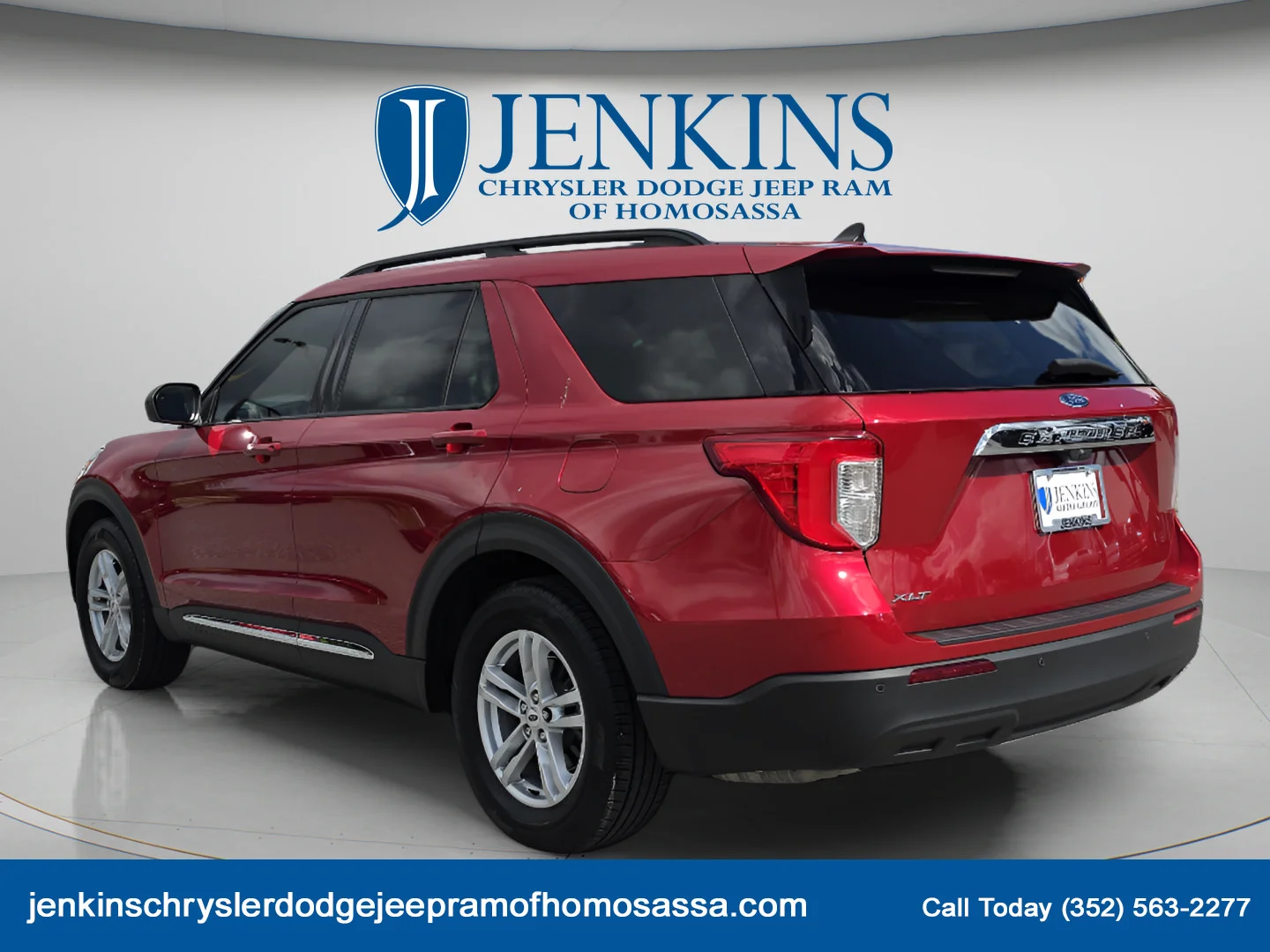 Used 2024 Rapid Red Metallic Tinted Clearcoat Ford XLT image 7