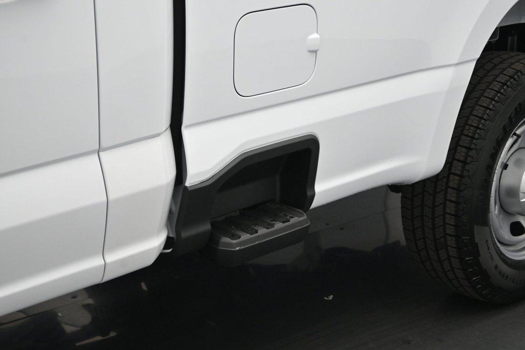 New 2027 Oxford White Ford XL image 18
