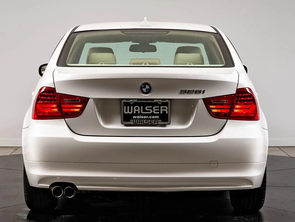 Used 2010 Alpine White BMW 328i image 7