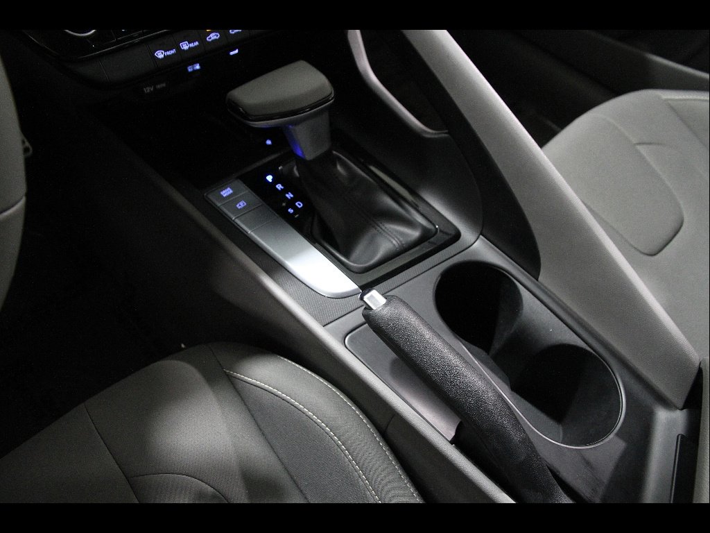 2025 Hyundai Elantra SEL - Photo 14