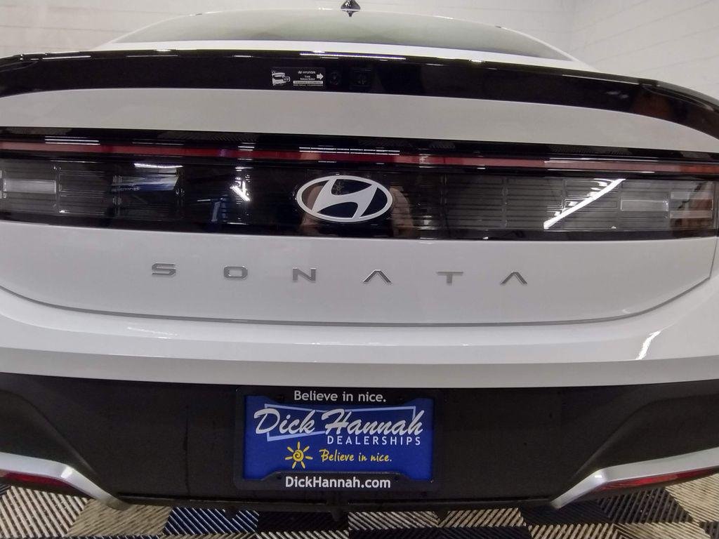 New 2026 White Hyundai SE image 12