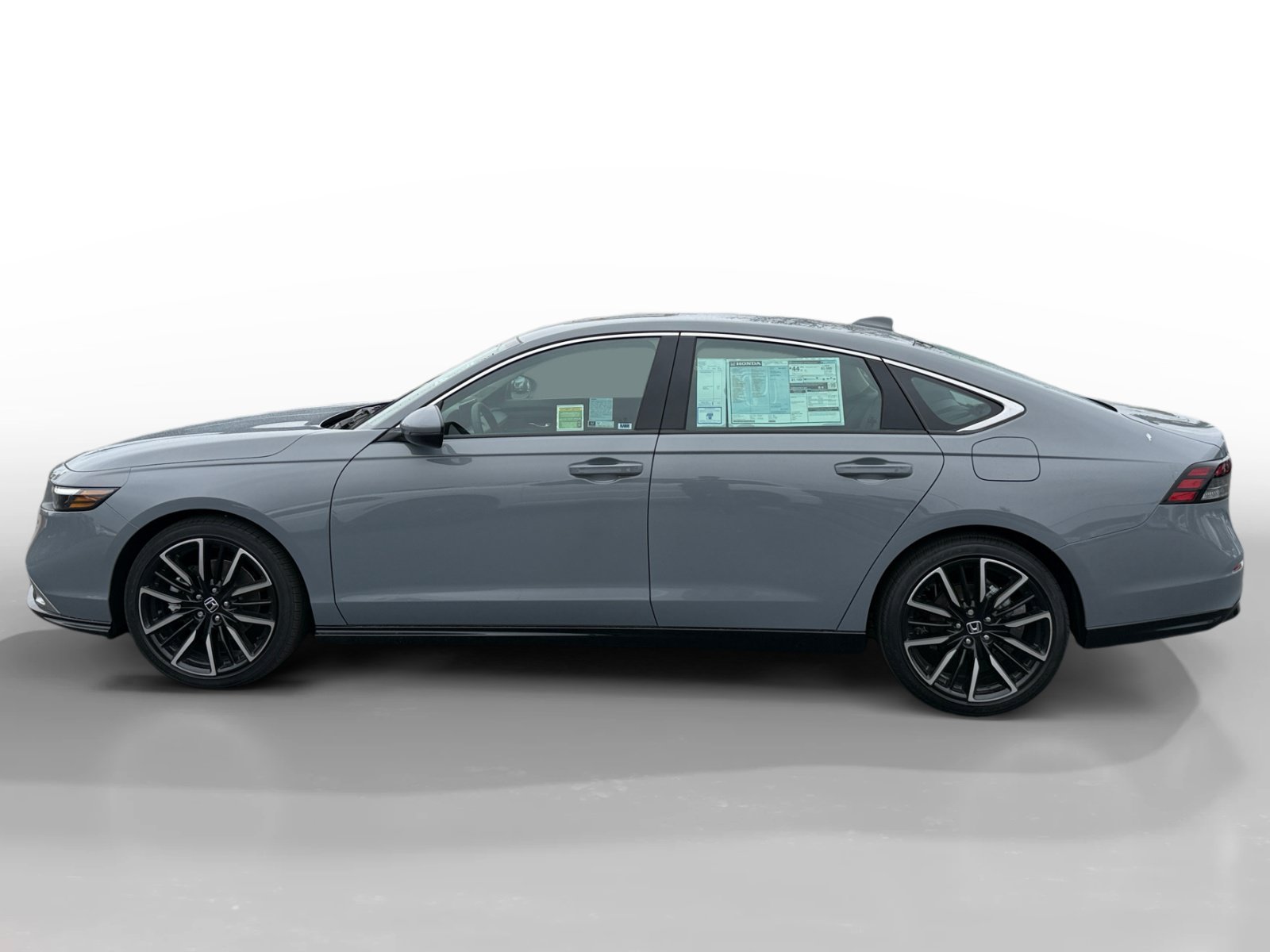 New 2026 Urban Gray Pearl Honda Touring image 2