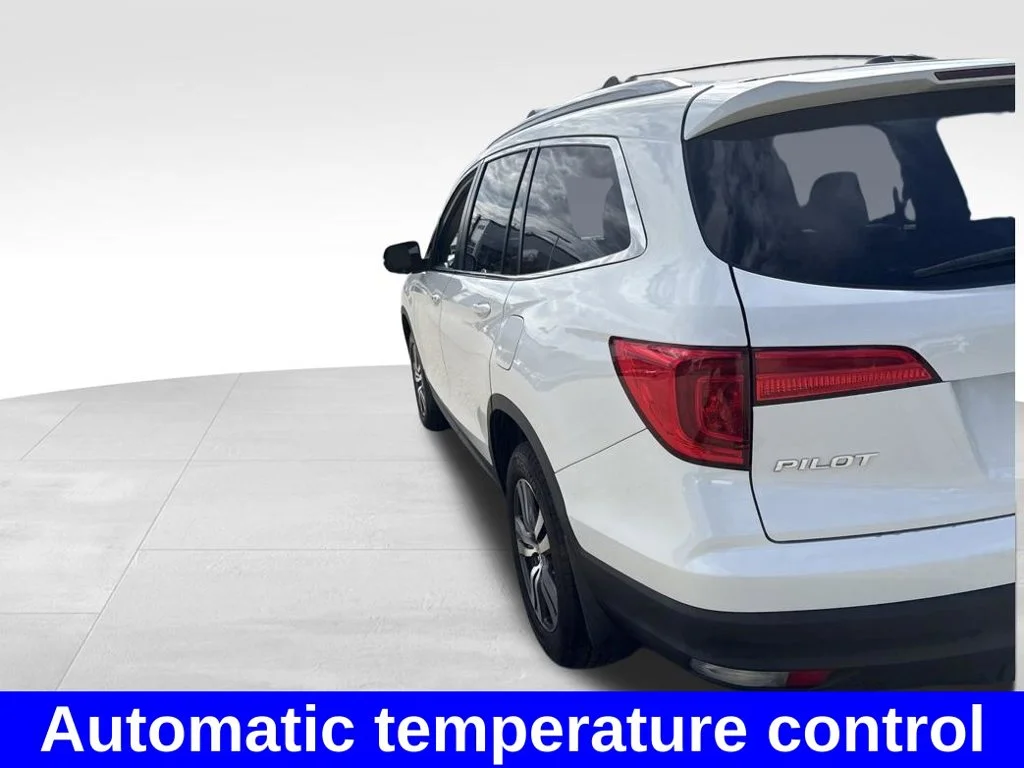 Used 2016  Honda EX image 4