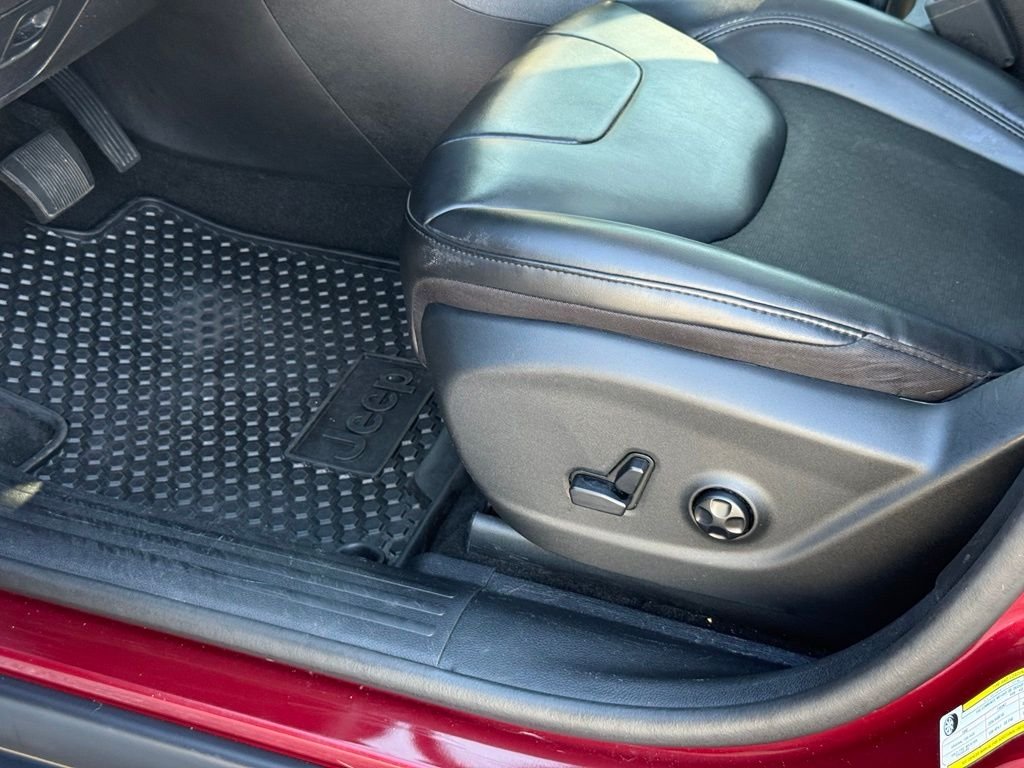 Used 2020 Red Jeep Latitude Plus image 23