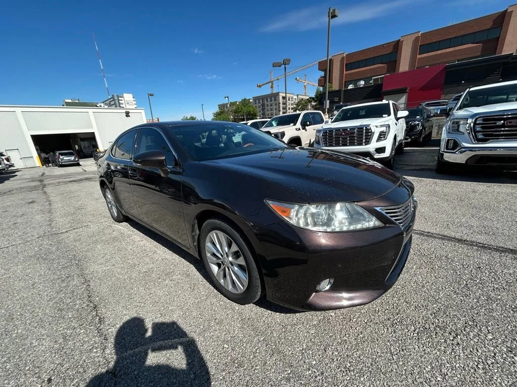 2013 Lexus ES 350 300h's photo