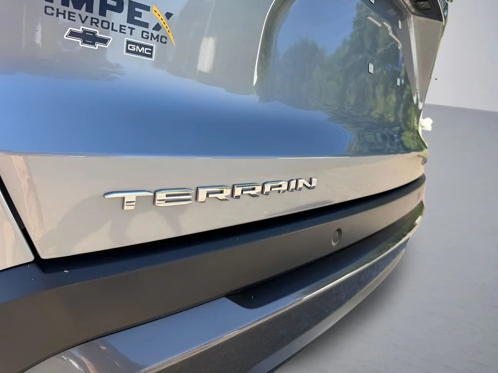 Used 2026 Silver GMC Elevation image 38