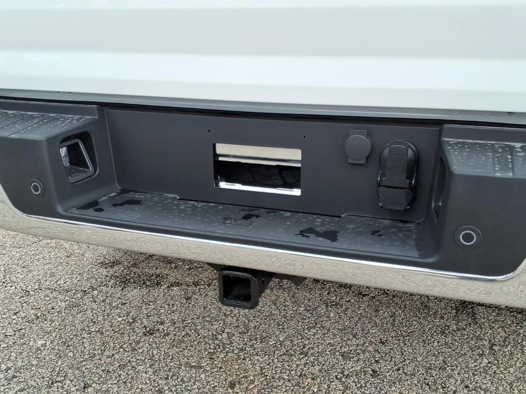 New 2026 Star White Metallic Tri-Coat Ford Lariat image 6