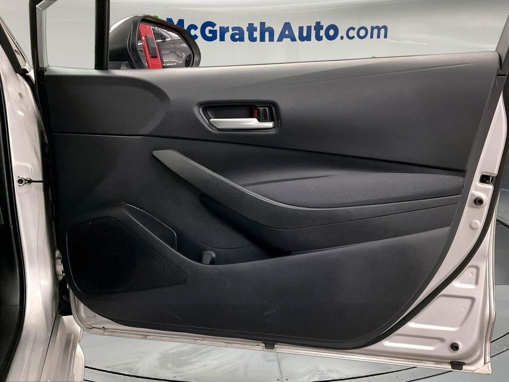 Used 2020 Silver Toyota LE image 28