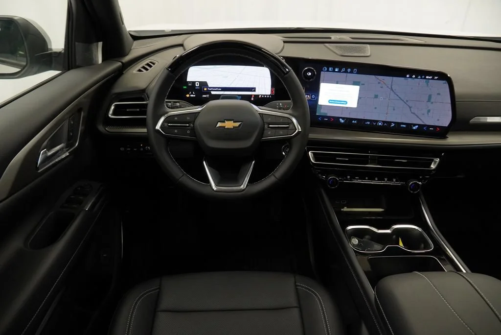 New 2027 Summit White Chevrolet LT image 15