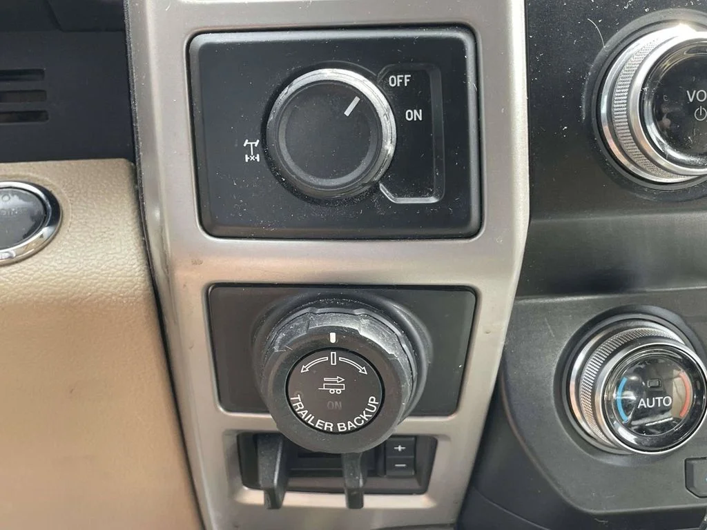 Certified Used 2019  Ford Lariat image 24