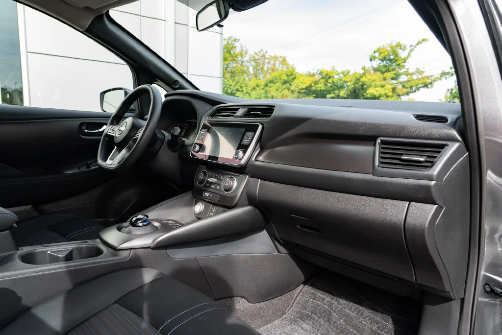 Used 2025 Gray Nissan S image 28